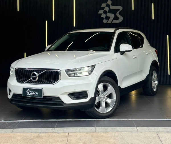 Foto do veículo VOLVO XC40 2.0 T4 GASOLINA GEARTRONIC 2019/2020 99.000 KM R$ 132.990,00