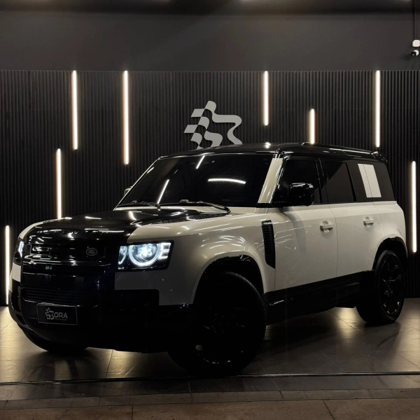 Foto do veículo LAND ROVER DEFENDER 3.0 D350 TURBO DIESEL MHEV 110 X AWD AUTOMÁTICO 2025/2025 27.215 KM R$ 718.900,00