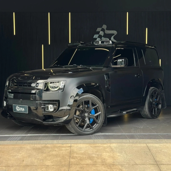Foto do veículo LAND ROVER DEFENDER 3.0 D300 TURBO DIESEL MHEV 90 HSE AWD AUTOMÁTICO 2022/2023 32.000 KM R$ 599.990,00