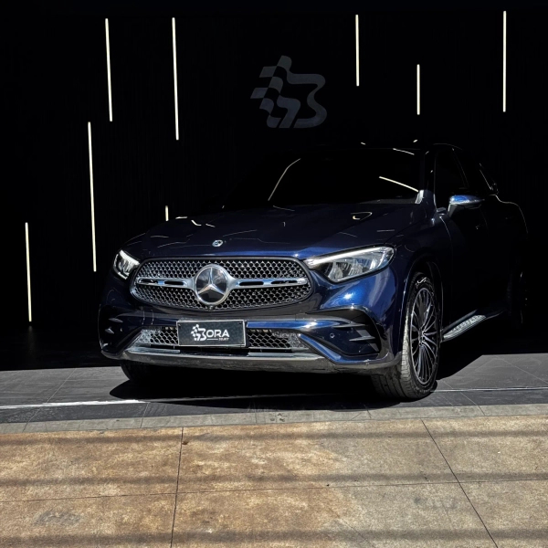 Foto do veículo MERCEDES-BENZ GLC 300 2023/2024 20.600 KM R$ 448.990,00