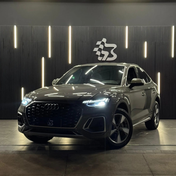 Foto do veículo AUDI Q5 2.0 45 TFSI GASOLINA S LINE BLACK QUATTRO S TRONIC 2024/2025 1.880 KM R$ 392.990,00