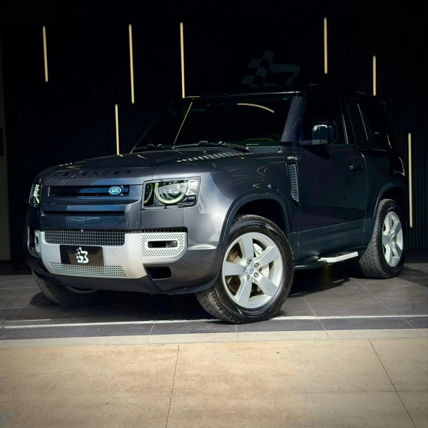Foto do veículo LAND ROVER DEFENDER 3.0 D300 TURBO DIESEL MHEV 90 HSE AWD AUTOMÁTICO 2022/2023 56.000 KM R$ 499.900,00