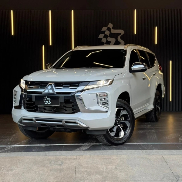 Foto do veículo MITSUBISHI PAJERO SPORT 2.4 16V MIVEC TURBO DIESEL HPE AWD AUTOMÁTICO 2024/2025 7.351 KM R$ 317.990,00