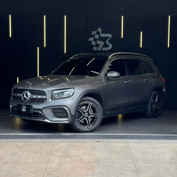 Foto do veículo MERCEDES-BENZ GLB 220 2.0 MHEV AMG LINE 4MATIC 8G-DCT 2025/2026 9.730 KM R$ 339.990,00