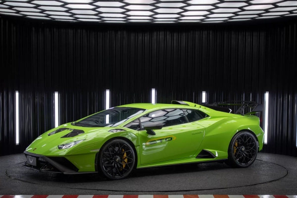 Foto do veículo LAMBORGHINI HURACAN STO 2023/2023 590 KM R$ 4.480.000,00