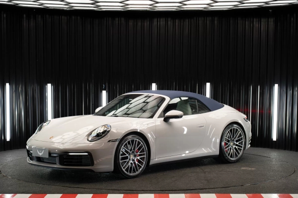 Foto do veículo PORSCHE 911 3.0 24V H6 GASOLINA CARRERA S CABRIOLET PDK 2024/2024 3.600 KM R$ 1.149.900,00