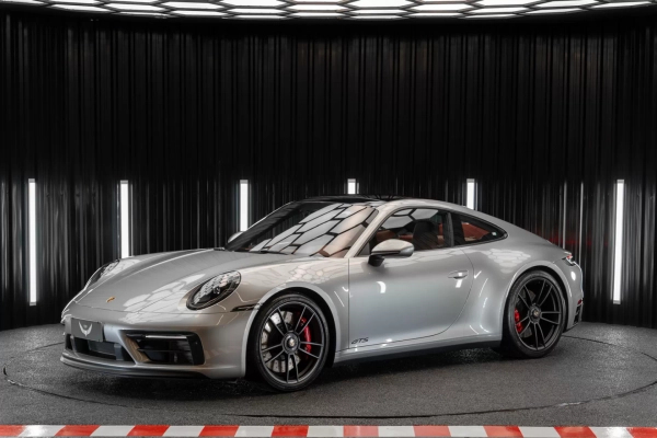 Foto do veículo PORSCHE 911 3.0 24V H6 GASOLINA CARRERA GTS PDK 2021/2022 2.617 KM R$ 925.000,00