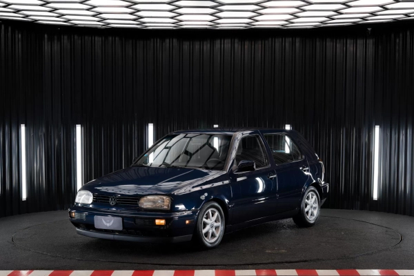 Foto do veículo VOLKSWAGEN GOLF 1.8 MI GL 8V GASOLINA 4P MANUAL 1998/1998 130.000 KM R$ 46.900,00