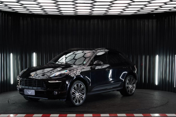 Foto do veículo PORSCHE MACAN 3.0 S 24V V6 GASOLINA 4P AUTOMÁTICO 2017/2018 105.000 KM R$ 289.900,00