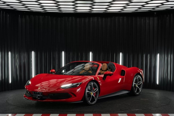 Foto do veículo FERRARI 296 GTS 3.0 V6 TURBO PHEV F1-DCT 2025/2025 100 KM R$ 3.999.900,00