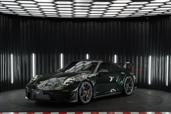 Foto do veículo PORSCHE 911 4.0 24V H6 GASOLINA GT3 PDK 2025/2026 666 KM R$ 2.680.000,00