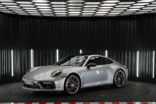 Foto do veículo PORSCHE 911 3.0 24V H6 GASOLINA CARRERA S PDK 2022/2022 1.025 KM R$ 949.900,00