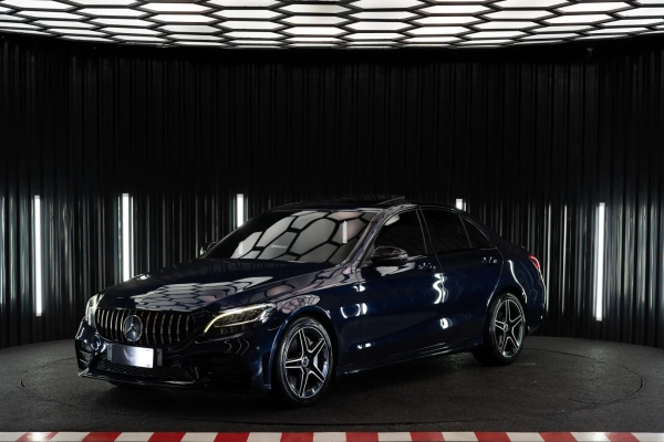 Foto do veículo MERCEDES-BENZ C 300 2.0 CGI GASOLINA SPORT 9G-TRONIC 2019/2019 68.000 KM R$ 187.900,00