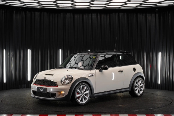 Foto do veículo MINI COOPER 1.6 S 16V TURBO GASOLINA 2P AUTOMÁTICO 2012/2012 122.300 KM R$ 69.900,00