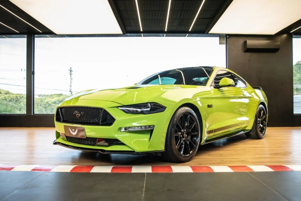 Foto do veículo FORD MUSTANG 5.0 V8 TI-VCT GASOLINA BLACK SHADOW SHIFT 2020/2020 28.330 KM R$ 409.900,00