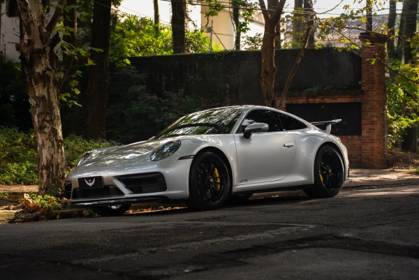 Foto do veículo PORSCHE 911 3.0 24V H6 GASOLINA CARRERA GTS PDK 2021/2022 10.924 KM R$ 940.900,00