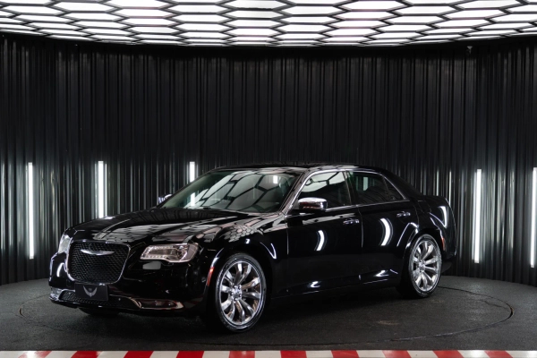 Foto do veículo CHRYSLER 300 C 3.6 V6 GASOLINA AUTOMÁTICO 2015/2015 48.000 KM R$ 229.900,00