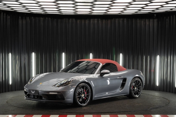 Foto do veículo PORSCHE 718 4.0 H6 GASOLINA BOXSTER GTS PDK 2024/2025 5.500 KM R$ 749.900,00