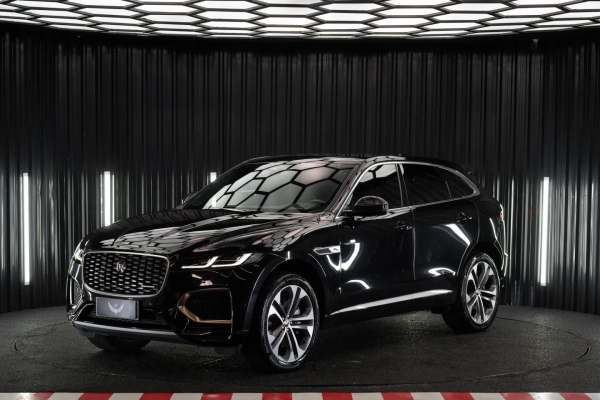 Foto do veículo JAGUAR F-PACE 3.0 P340 MHEV R-DYNAMIC SE AWD AUTOMÁTICO 2022/2023 24.747 KM R$ 356.900,00