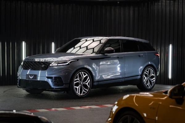 Foto do veículo LAND ROVER RANGE ROVER VELAR 2.0 P300 GASOLINA R-DYNAMIC SE AUTOMÁTICO 2020/2020 87.830 KM R$ 299.900,00
