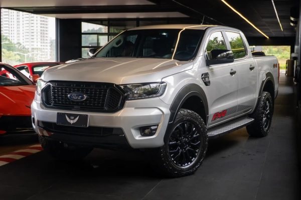Foto do veículo FORD RANGER 3.2 FX4 4X4 CD 20V DIESEL 4P AUTOMÁTICO 2022/2023 82.699 KM R$ 175.900,00