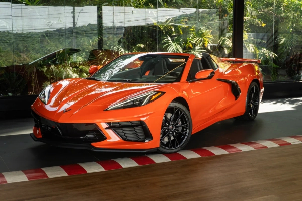 Foto do veículo CHEVROLET CORVETTE 6.2 V8 LT1 GASOLINA STINGRAY CONVERSIVEL AUTOMÁTICO 2026/2026 20 KM R$ 1.269.900,00