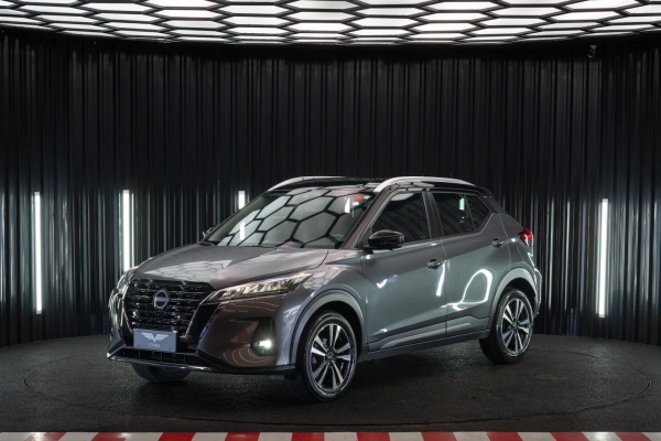 Foto do veículo NISSAN KICKS 1.6 16V FLEXSTART EXCLUSIVE XTRONIC 2023/2024 27.619 KM R$ 114.900,00