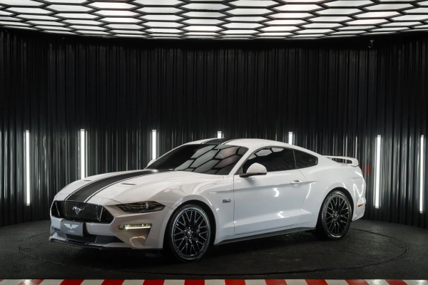 Foto do veículo FORD MUSTANG 5.0 V8 TI-VCT GASOLINA GT PREMIUM SHIFT 2018/2019 71.414 KM R$ 354.900,00