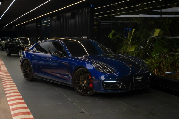Foto do veículo PORSCHE PANAMERA 2.9 V6 E-HYBRID 4 PLATINUM EDITION PDK 2022/2022 35.812 KM R$ 579.900,00