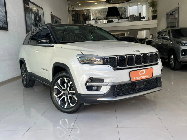 Foto do veículo JEEP COMMANDER 1.3 T270 TURBO FLEX LIMITED AT6 2022/2023 45.000 KM R$ 155.900,00