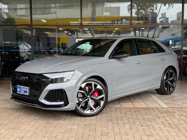 Foto do veículo AUDI RS Q8 4.0 V8 TWINTURBO MHEV TIPTRONIC 2023/2023 22.888 KM R$ 878.000,00