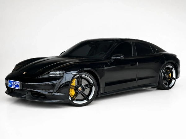 Foto do veículo PORSCHE TAYCAN TURBO S ELÉTRICO 2023/2024 4.095 KM R$ 710.000,00