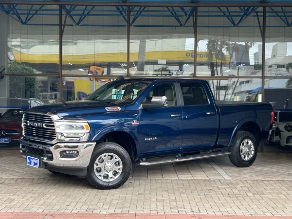 Foto do veículo RAM 3500 6.7 I6 TURBO DIESEL LARAMIE CD 4X4 AUTOMÁTICO 2022/2022 50.905 KM R$ 344.000,00