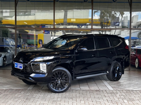 Foto do veículo MITSUBISHI PAJERO SPORT 2.4 16V MIVEC TURBO DIESEL LEGEND BLACK AWD AUTOMÁTICO 2024/2025 6.624 KM R$ 379.000,00