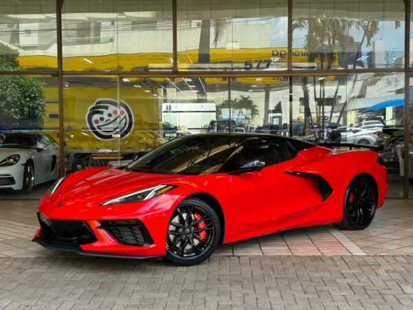 Foto do veículo CHEVROLET CORVETTE 6.2 V8 LT3 GASOLINA STINGRAY CONVERSIVEL AUTOMÁTICO 2025/2026 300 KM R$ 1.380.000,00