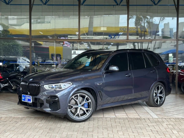 Foto do veículo BMW X5 3.0 I6 TURBO HÍBRIDO XDRIVE45E M SPORT AUTOMÁTICO 2021/2022 45.966 KM R$ 380.000,00