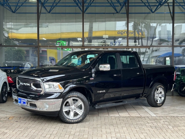 Foto do veículo RAM CLASSIC 5.7 V8 GASOLINA LARAMIE CD 4X4 AUTOMÁTICO 2022/2022 39.807 KM R$ 254.000,00