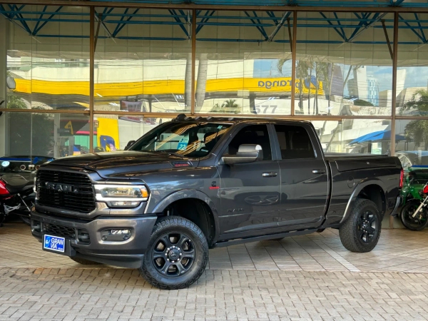 Foto do veículo RAM 3500 6.7 I6 TURBO DIESEL LARAMIE CD 4X4 AUTOMÁTICO 2022/2022 87.157 KM R$ 332.000,00