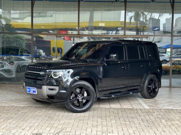 Foto do veículo LAND ROVER DEFENDER 3.0 D300 TURBO DIESEL MHEV 110 X-DYNAMIC S AWD AUTOMÁTICO 2022/2023 94.578 KM R$ 449.000,00