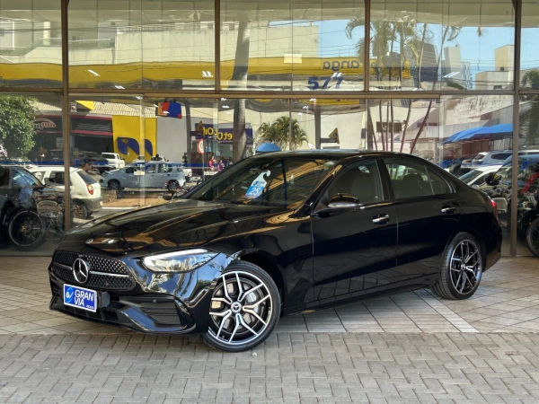 Foto do veículo MERCEDES-BENZ C 300 2.0 EQ BOOST HÍBRIDO AMG LINE 9G-TRONIC 2024/2025 6.384 KM R$ 379.000,00