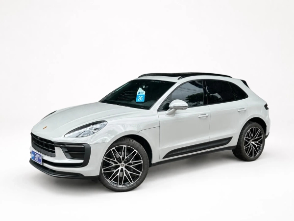 Foto do veículo PORSCHE MACAN 2.0 TURBO GASOLINA PDK 2025/2026 5.814 KM R$ 525.000,00
