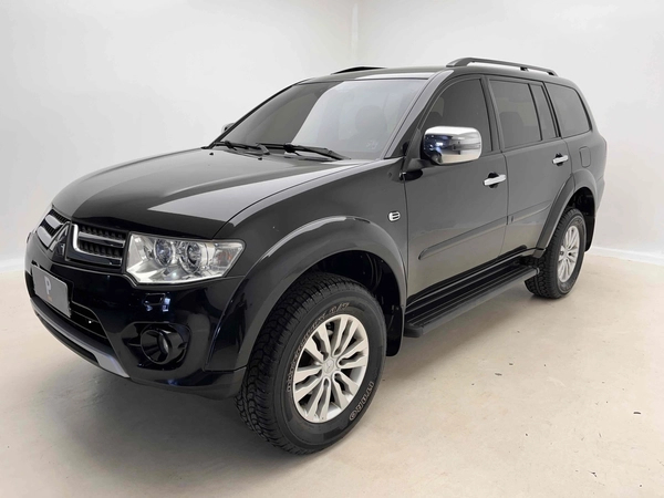 Foto do veículo MITSUBISHI PAJERO 3.2 HPE 4X4 7 LUGARES 16V TURBO INTERCOOLER DIESEL 4P AUTOMÁTICO 2015/2016 122.547 KM R$ 141.900,00