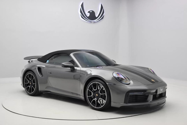 Foto do veículo PORSCHE 911 Turbo S Cabriolet 2023/2024 4.600 KM R$ 1.740.000,00