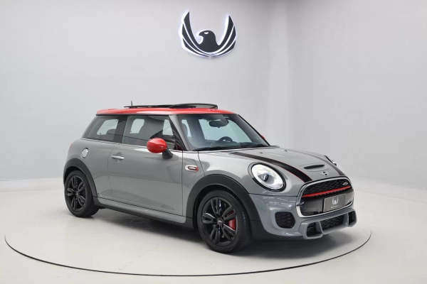 Foto do veículo MINI COOPER John Cooper Works 2016/2017 59.230 KM R$ 133.900,00