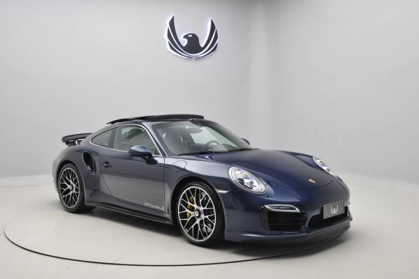 Foto do veículo PORSCHE 911 Turbo S 2013/2014 29.000 KM R$ 925.000,00