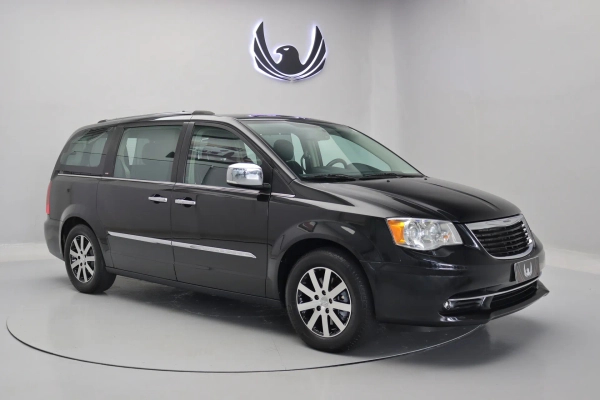 Foto do veículo CHRYSLER TOWN & COUNTRY Limited | 7 Lugares 2015/2015 142.340 KM R$ 125.000,00