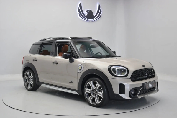 Foto do veículo MINI COUNTRYMAN S PHEV TOP ALL4 2023/2024 9.500 KM R$ 229.000,00