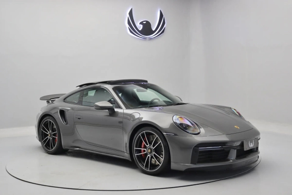 Foto do veículo PORSCHE 911 Turbo 2020/2021 15.160 KM R$ 1.120.000,00