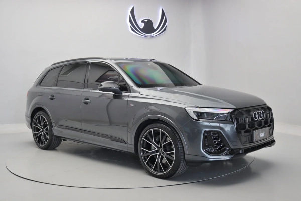 Foto do veículo AUDI Q7 S-Line | 7 Lugares 2025/2026 0 KM R$ 879.000,00