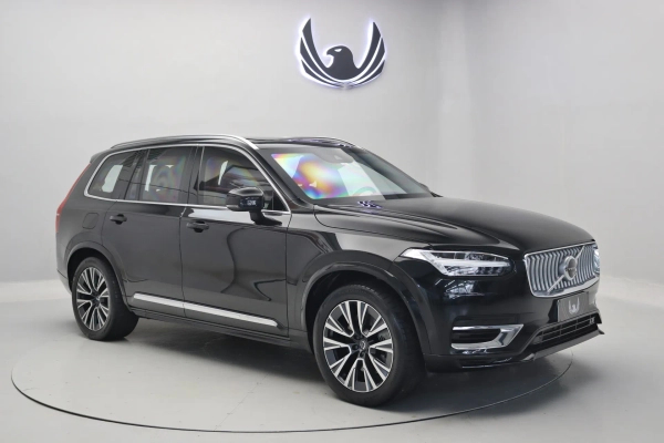 Foto do veículo VOLVO XC90 T8 Recharge Momentum | 7 Lugares 2021/2021 75.430 KM R$ 279.900,00